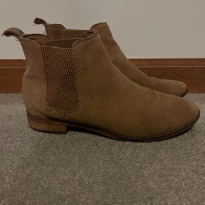 TOMS Chelsea Boots